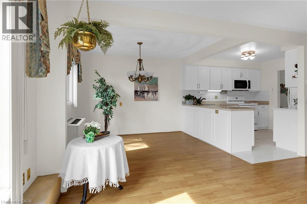 3050 Pinemeadow Drive Unit# 16, Burlington, Ontario  L7M 3X5 - Photo 8 - 40801547