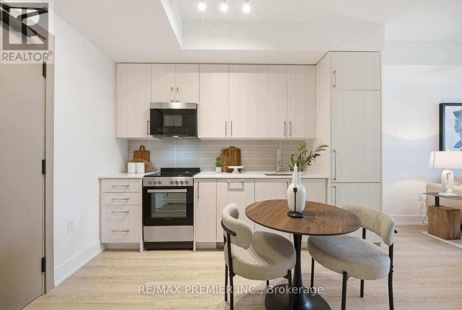 435 - 2075 King Road, King, Ontario  L7B 0R6 - Photo 12 - N12754620