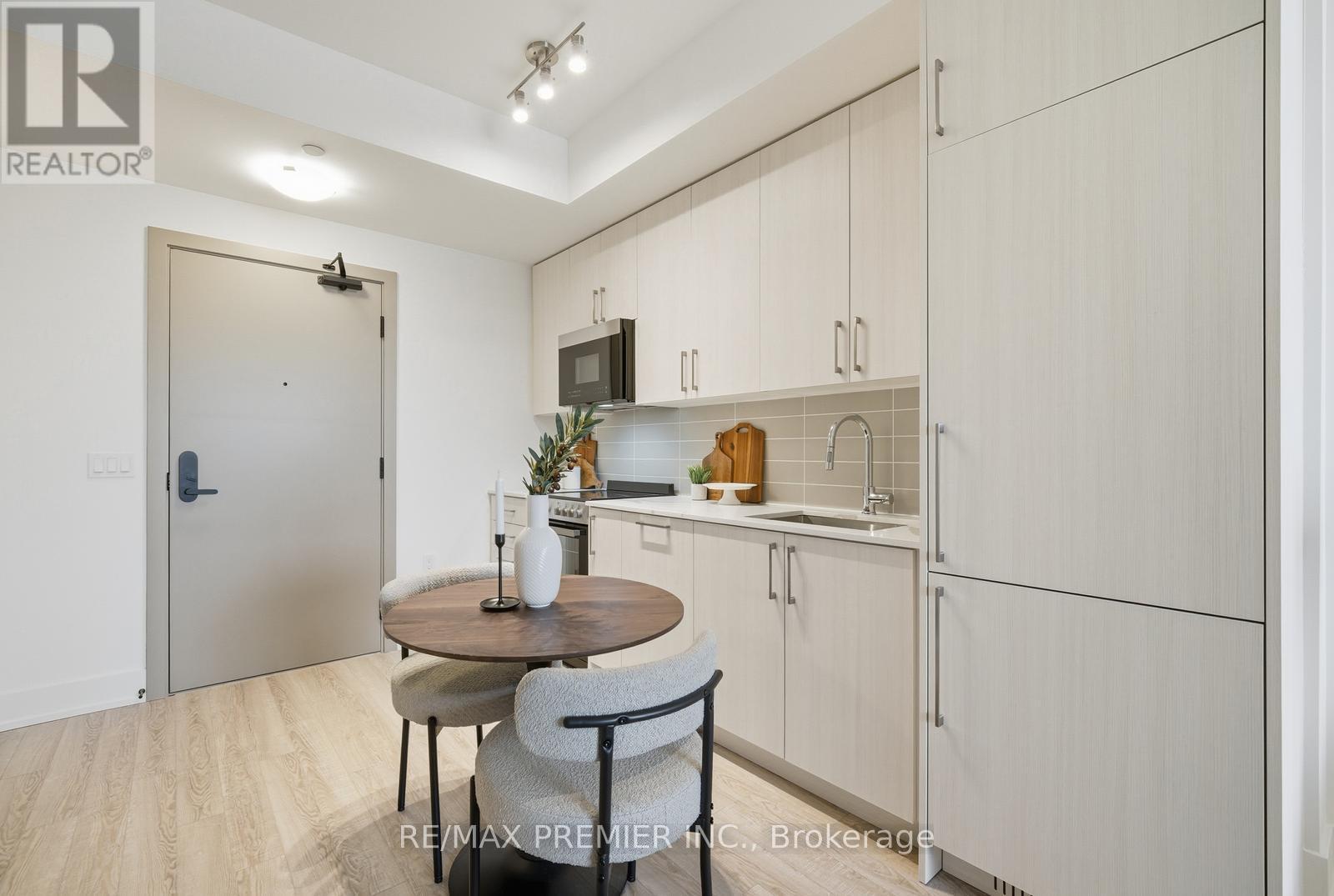 435 - 2075 King Road, King, Ontario  L7B 0R6 - Photo 13 - N12754620