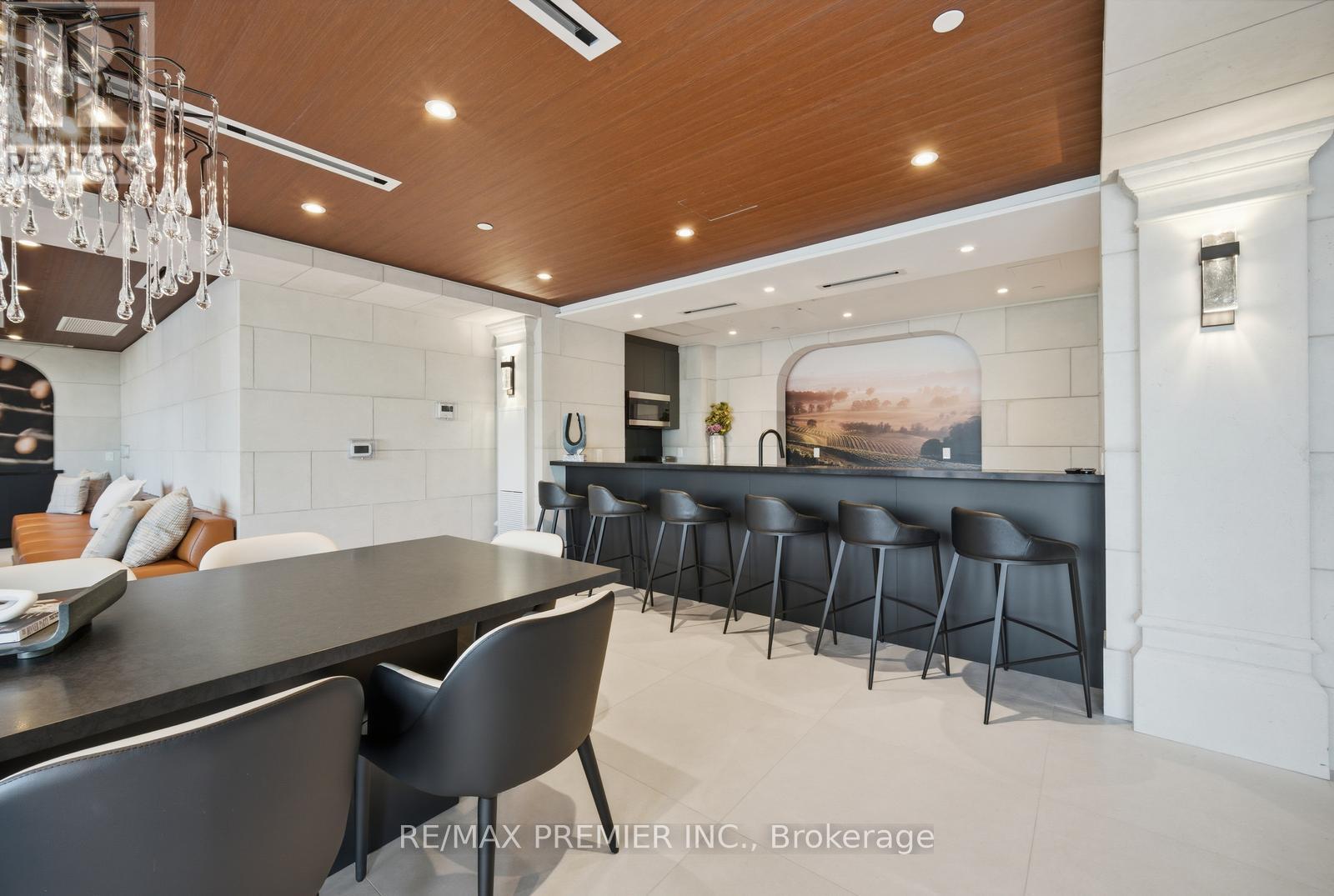 435 - 2075 King Road, King, Ontario  L7B 0R6 - Photo 34 - N12754620