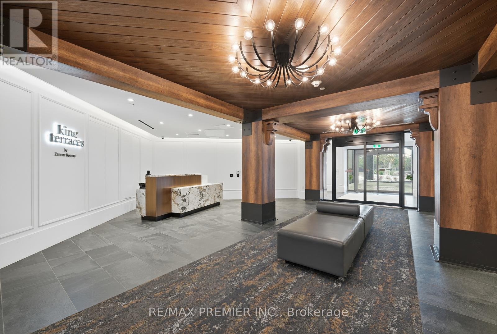 435 - 2075 King Road, King, Ontario  L7B 0R6 - Photo 4 - N12754620