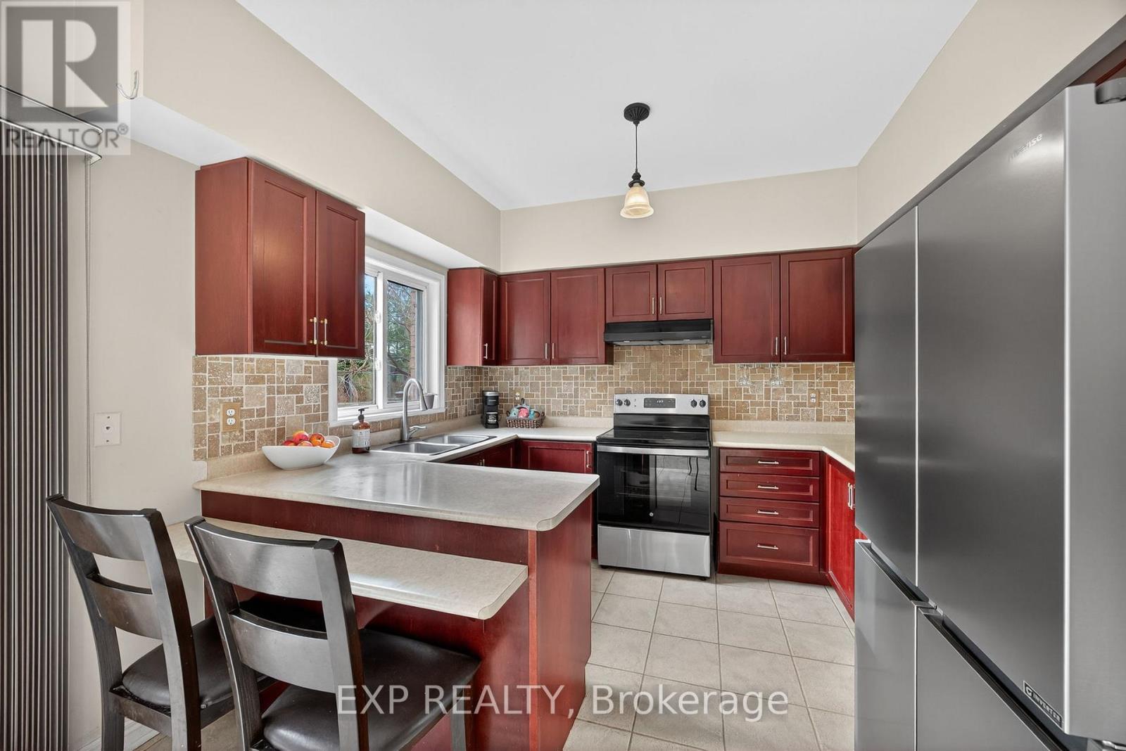 23 Prince Of Wales Drive, Barrie (Innis-Shore), Ontario  L4N 0T5 - Photo 8 - S12754812