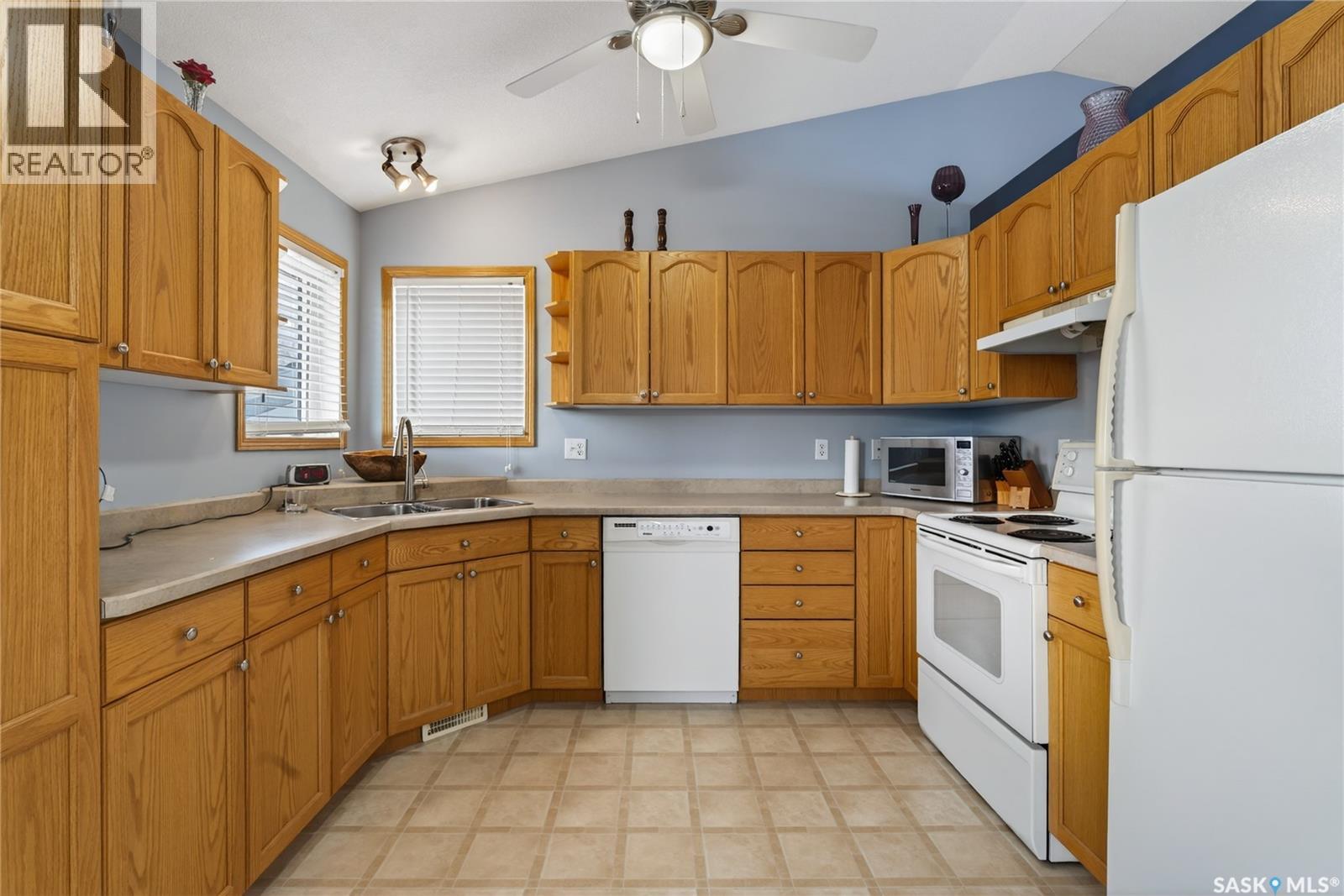 343 Bernard Bay, Prince Albert, Saskatchewan  S6V 7K6 - Photo 11 - SK027878