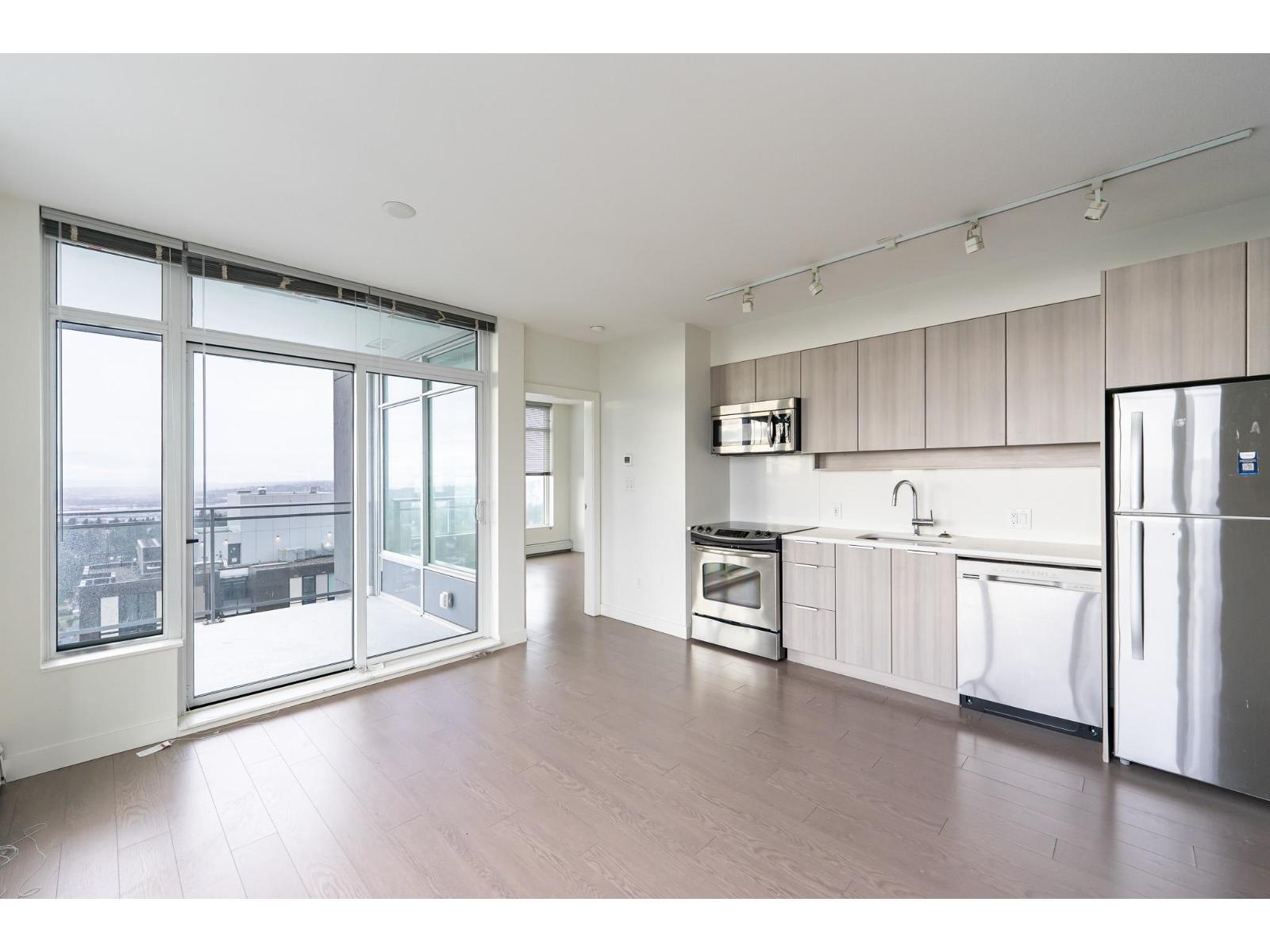 2906 13308 Central Avenue, Surrey, British Columbia  V3T 0M4 - Photo 3 - R3086078