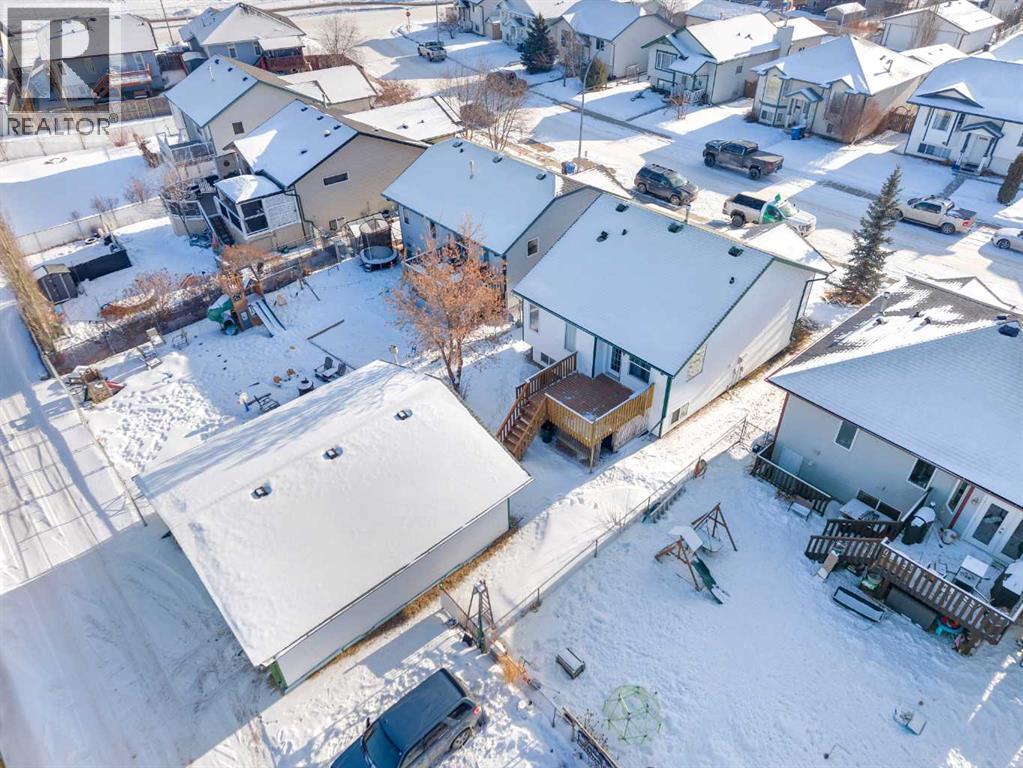 31 Elreg Street, Penhold, Alberta  T0M 1R0 - Photo 2 - A2282482