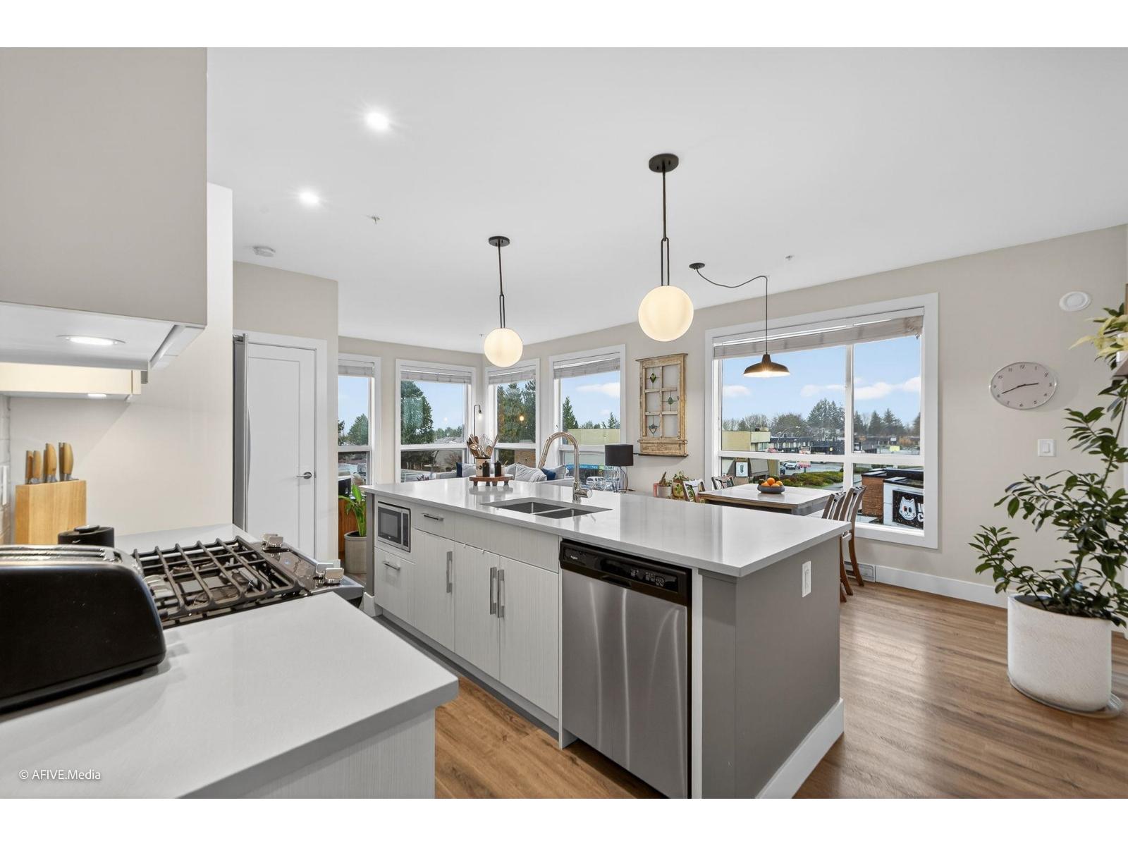 305 32838 Ventura Avenue, Abbotsford, British Columbia  V2S 0M5 - Photo 5 - R3085630