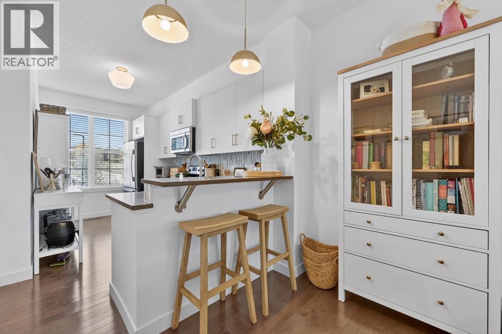 235 Ascot Circle Sw, Calgary, Alberta  T3H 0X2 - Photo 8 - A2277535