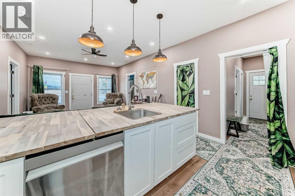 44022 Township Road 242, Rural Rocky View County, Alberta  T3Z 0V8 - Photo 12 - A2282361