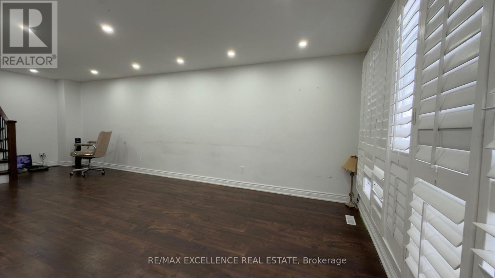 7479 Pickfair Drive, Mississauga, Ontario  L4T 2N1 - Photo 13 - W12754612