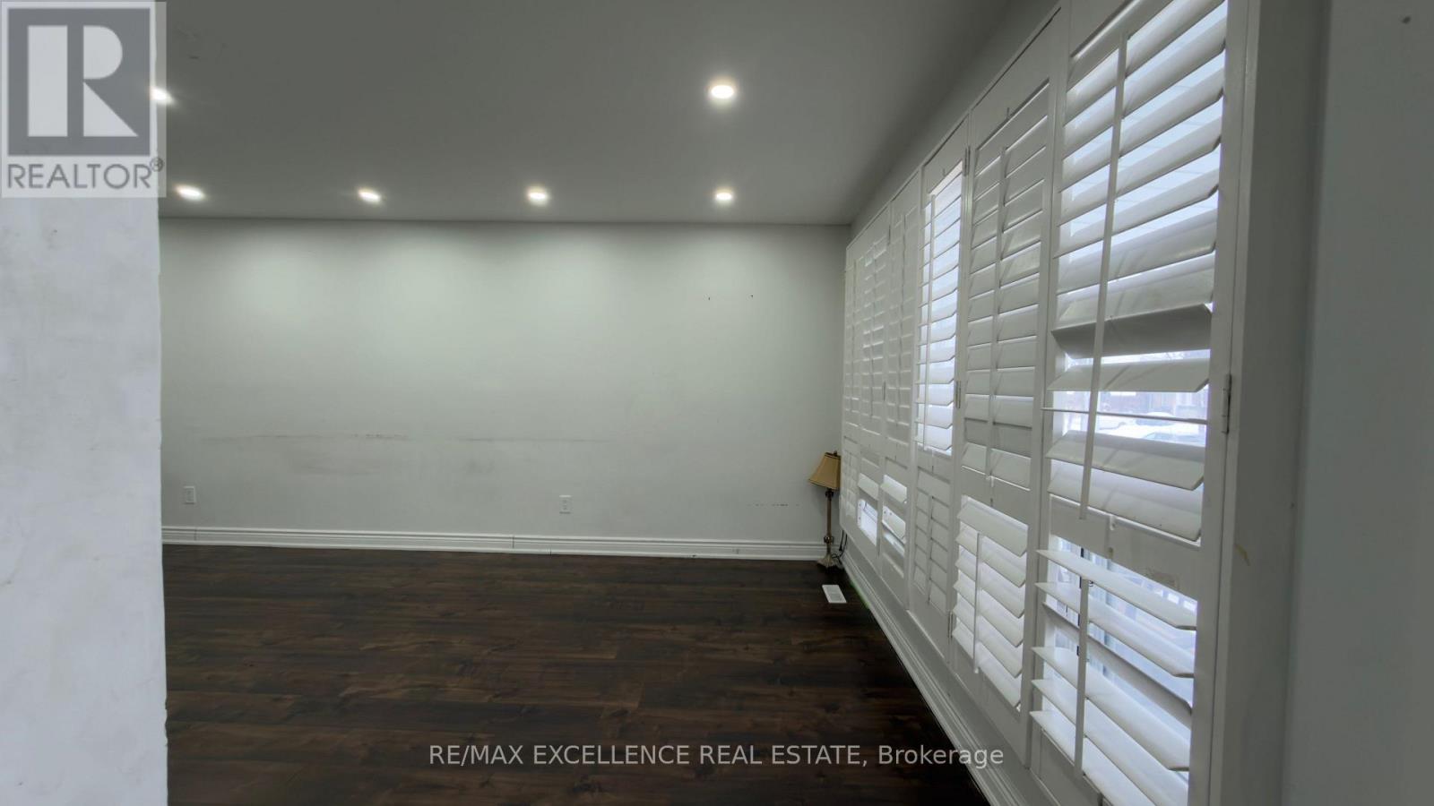 7479 Pickfair Drive, Mississauga, Ontario  L4T 2N1 - Photo 14 - W12754612