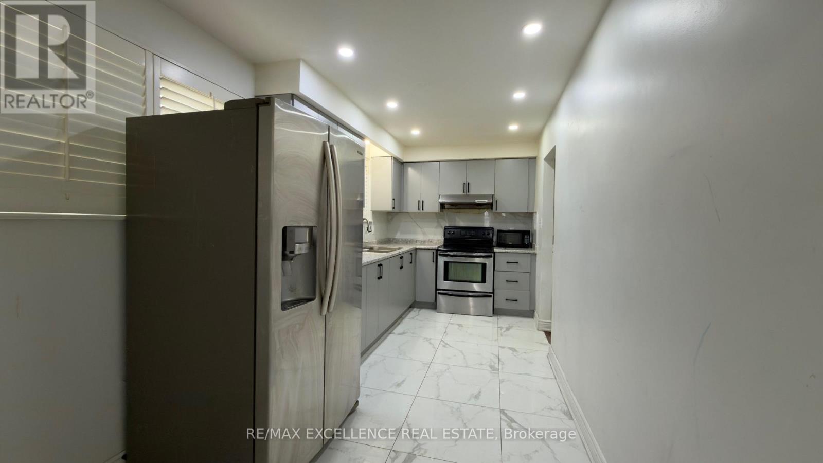 7479 Pickfair Drive, Mississauga, Ontario  L4T 2N1 - Photo 16 - W12754612