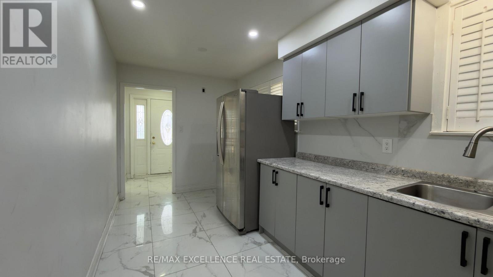 7479 Pickfair Drive, Mississauga, Ontario  L4T 2N1 - Photo 17 - W12754612