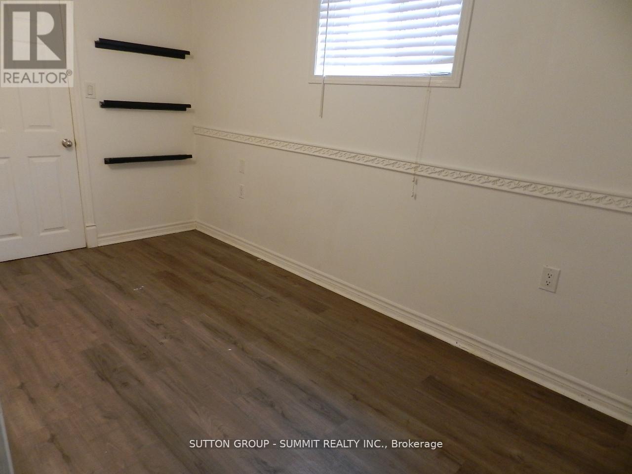 Lower - 3406 Ellengale Drive, Mississauga, Ontario  L5C 1Z4 - Photo 7 - W12754632