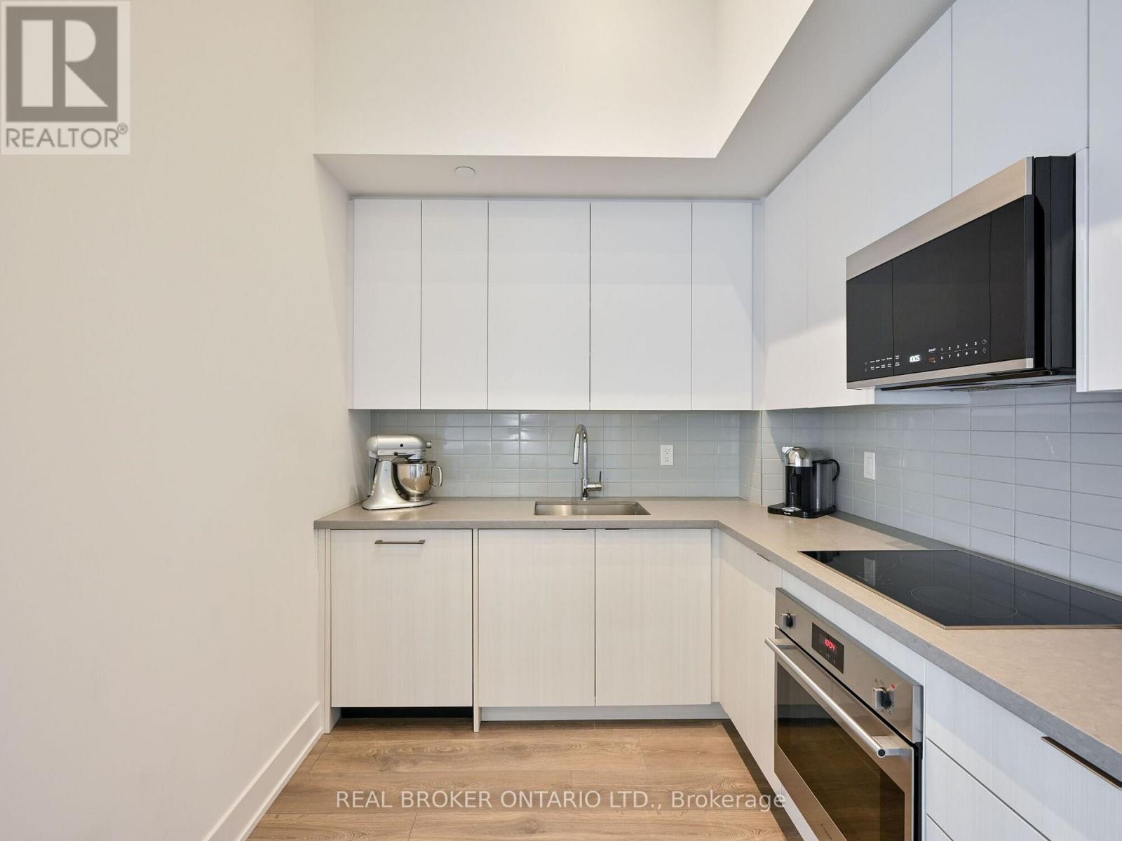 411 - 297 Oak Walk Drive, Oakville, Ontario  L6H 3R6 - Photo 22 - W12754664