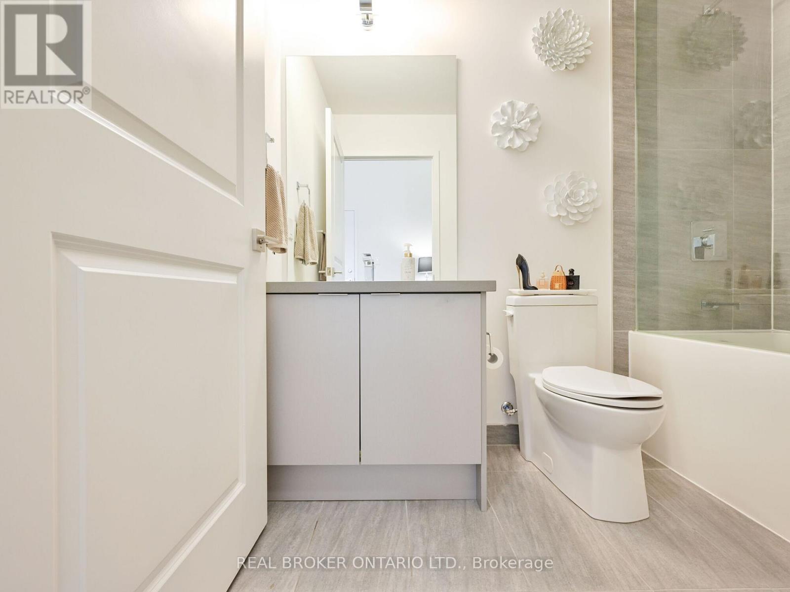 411 - 297 Oak Walk Drive, Oakville, Ontario  L6H 3R6 - Photo 29 - W12754664