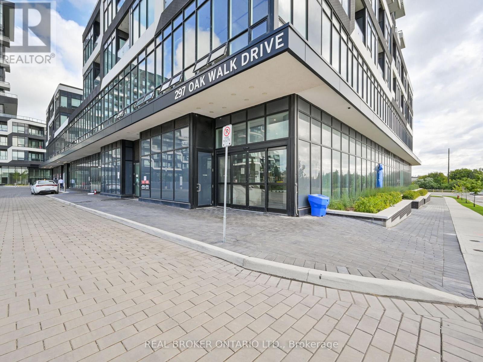 411 - 297 Oak Walk Drive, Oakville, Ontario  L6H 3R6 - Photo 3 - W12754664