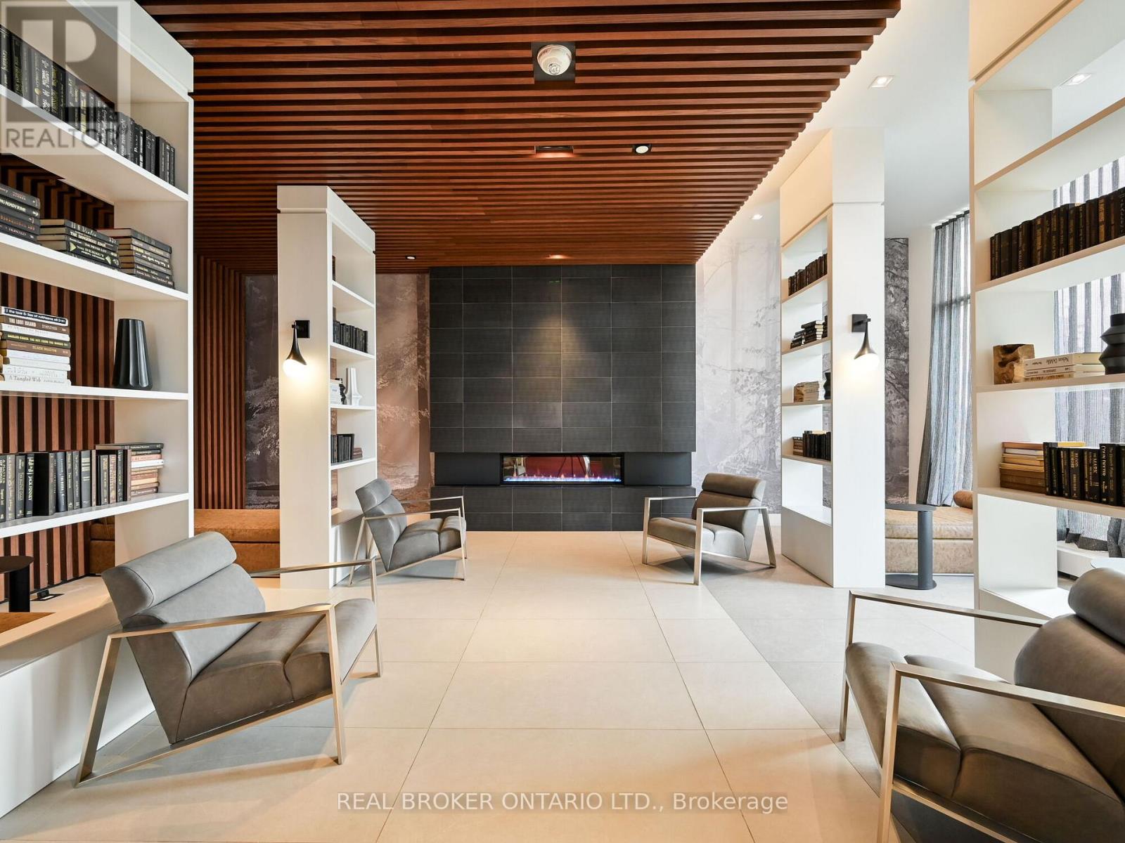 411 - 297 Oak Walk Drive, Oakville, Ontario  L6H 3R6 - Photo 5 - W12754664