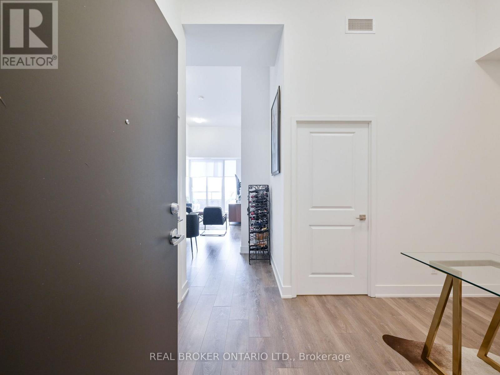 411 - 297 Oak Walk Drive, Oakville, Ontario  L6H 3R6 - Photo 7 - W12754664