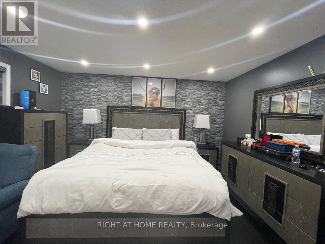 Main - 3155 Cabano Crescent, Mississauga, Ontario  L5M 0C5 - Photo 2 - W12754688