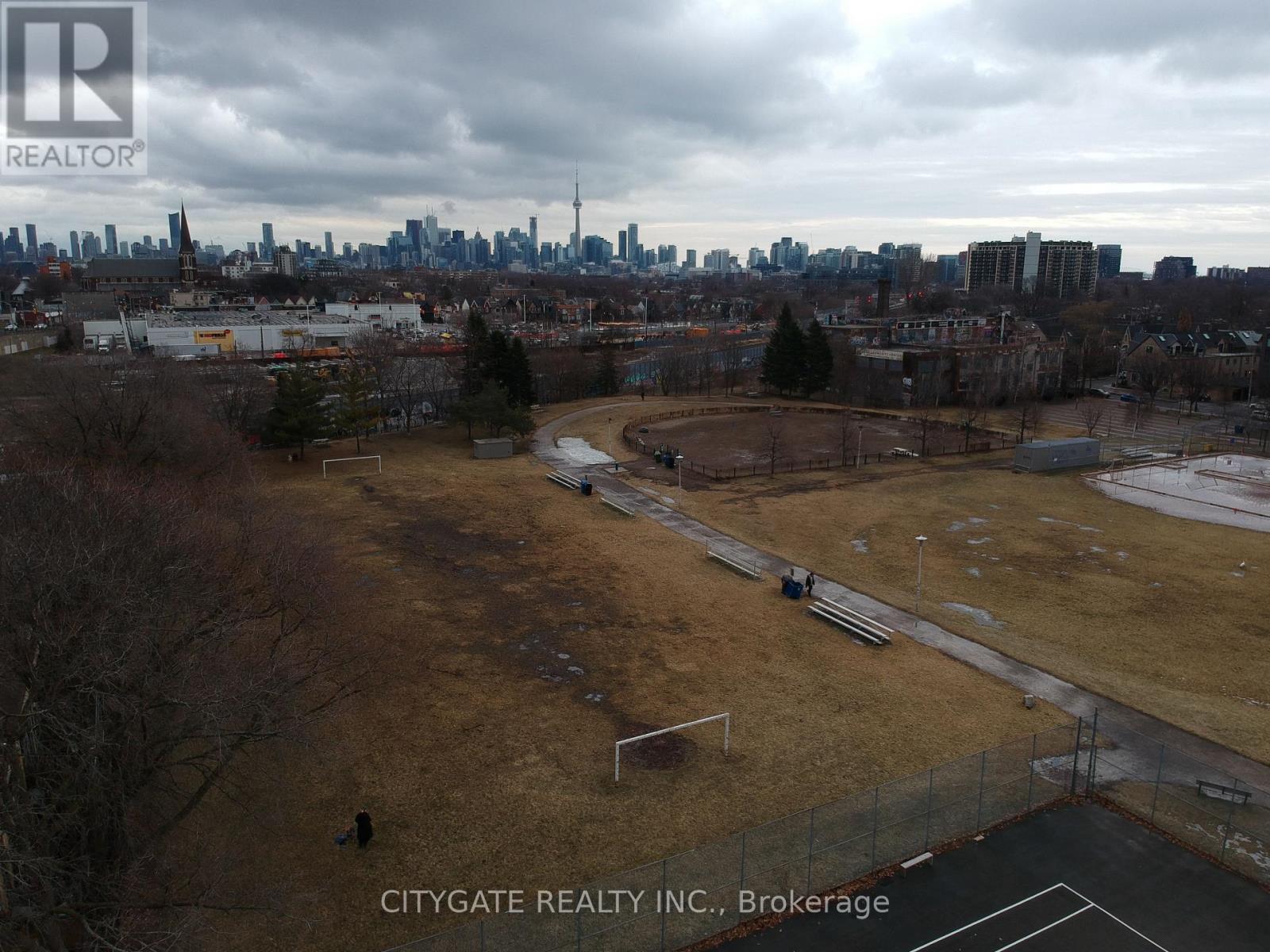 345 Sorauren Avenue, Toronto, Ontario  M6R 2G5 - Photo 12 - W12754710