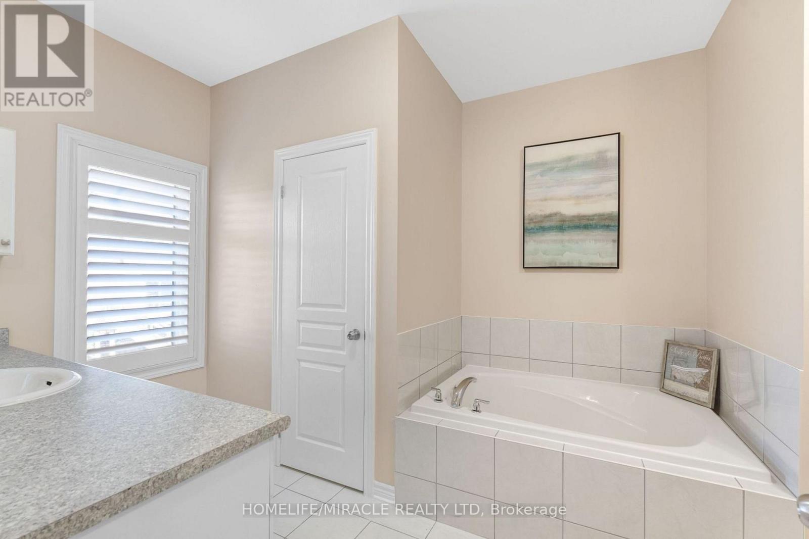 26 Fitzgibson Street, Brampton, Ontario  L6Y 0H8 - Photo 19 - W12754762