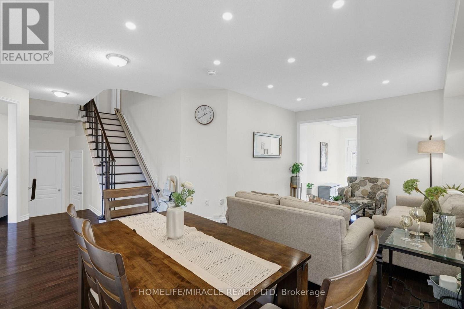 26 Fitzgibson Street, Brampton, Ontario  L6Y 0H8 - Photo 8 - W12754762