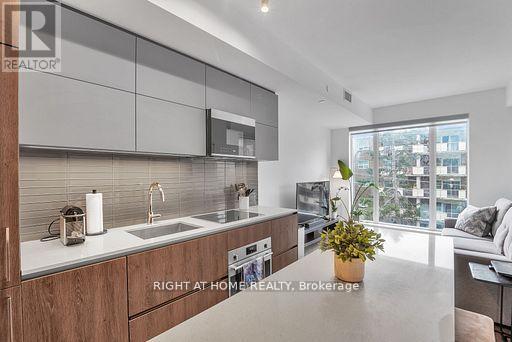 512 - 21 Park Street E, Mississauga, Ontario  L5G 0C2 - Photo 11 - W12754766