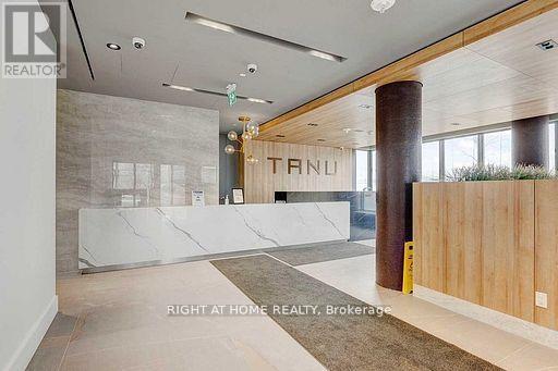 512 - 21 Park Street E, Mississauga, Ontario  L5G 0C2 - Photo 3 - W12754766