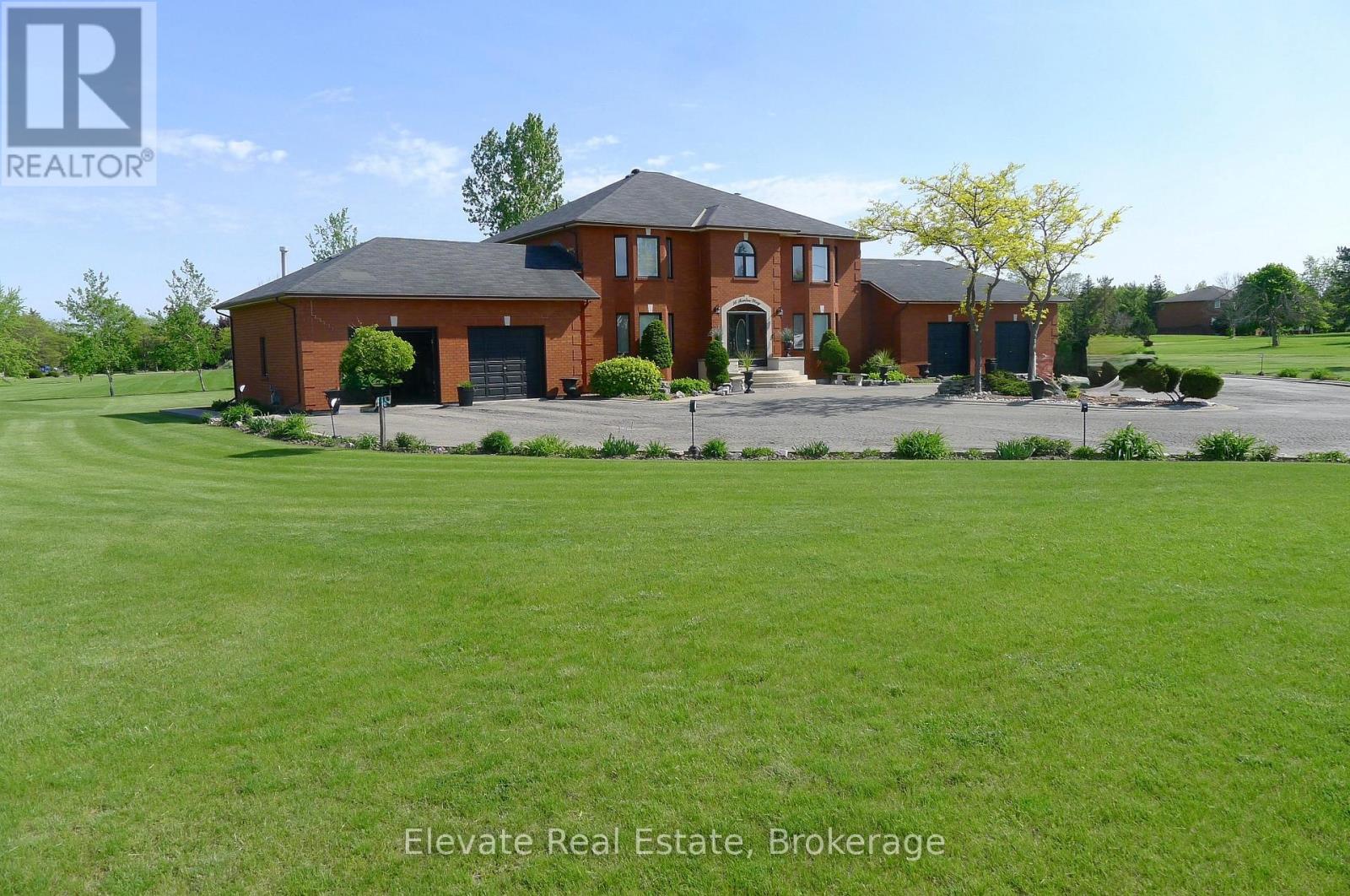 16 FENTON WAY, Brampton, Ontario