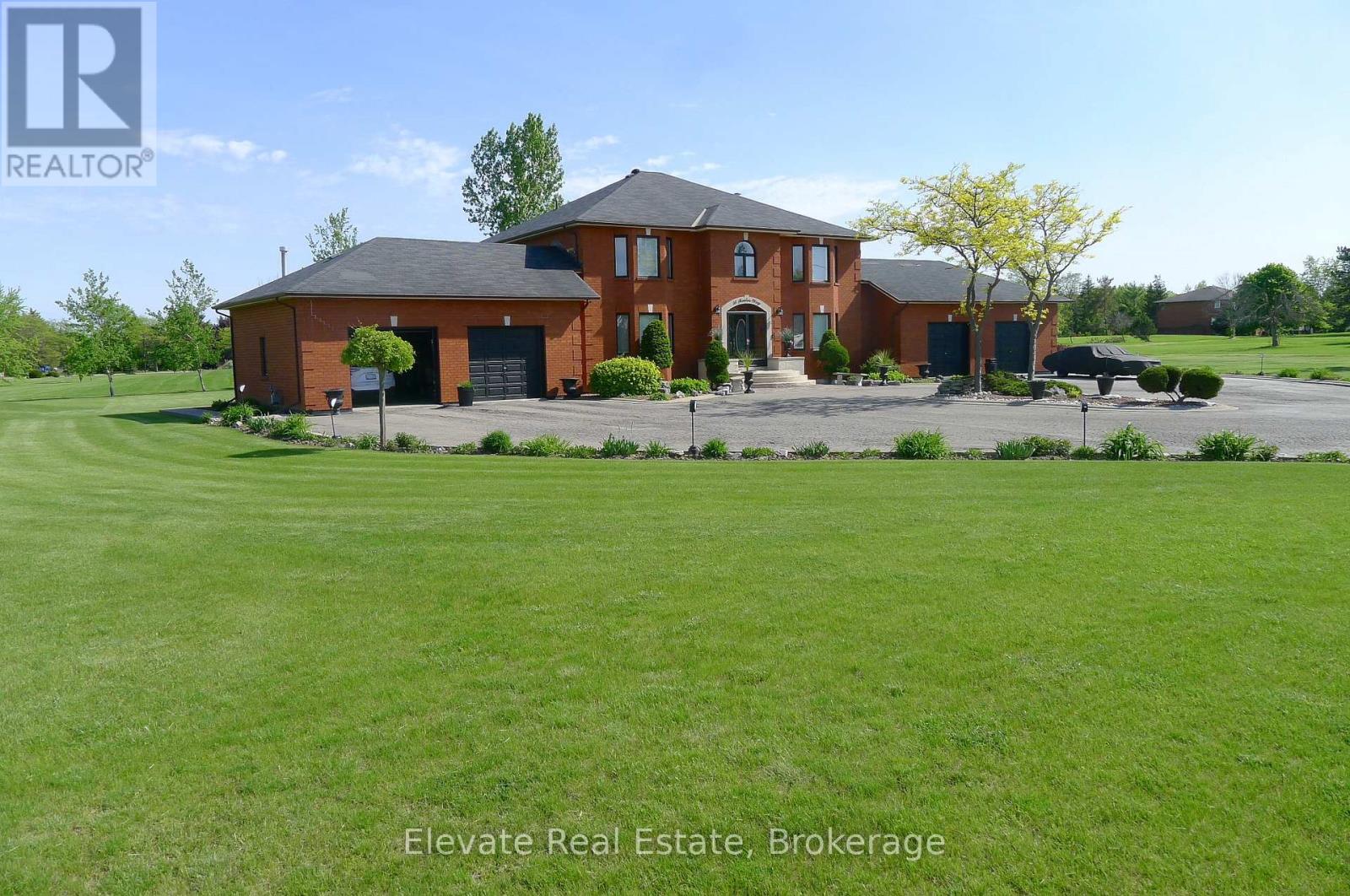 16 Fenton Way, Brampton (Toronto Gore Rural Estate), Ontario  L6P 0P5 - Photo 2 - W12754840