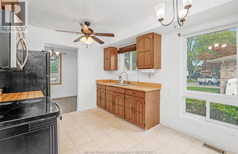 9597 Avery Lane Unit# Lower, Windsor, Ontario  N8R 2C1 - Photo 5 - 26002458