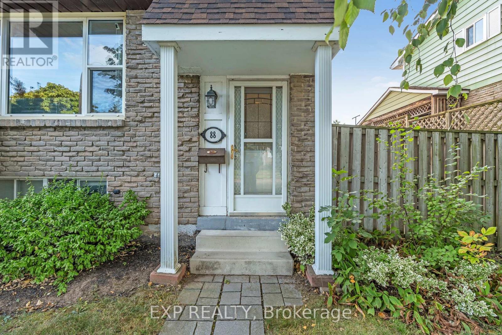 88 Rand Street, Hamilton, Ontario  L8J 1A8 - Photo 2 - X12754600