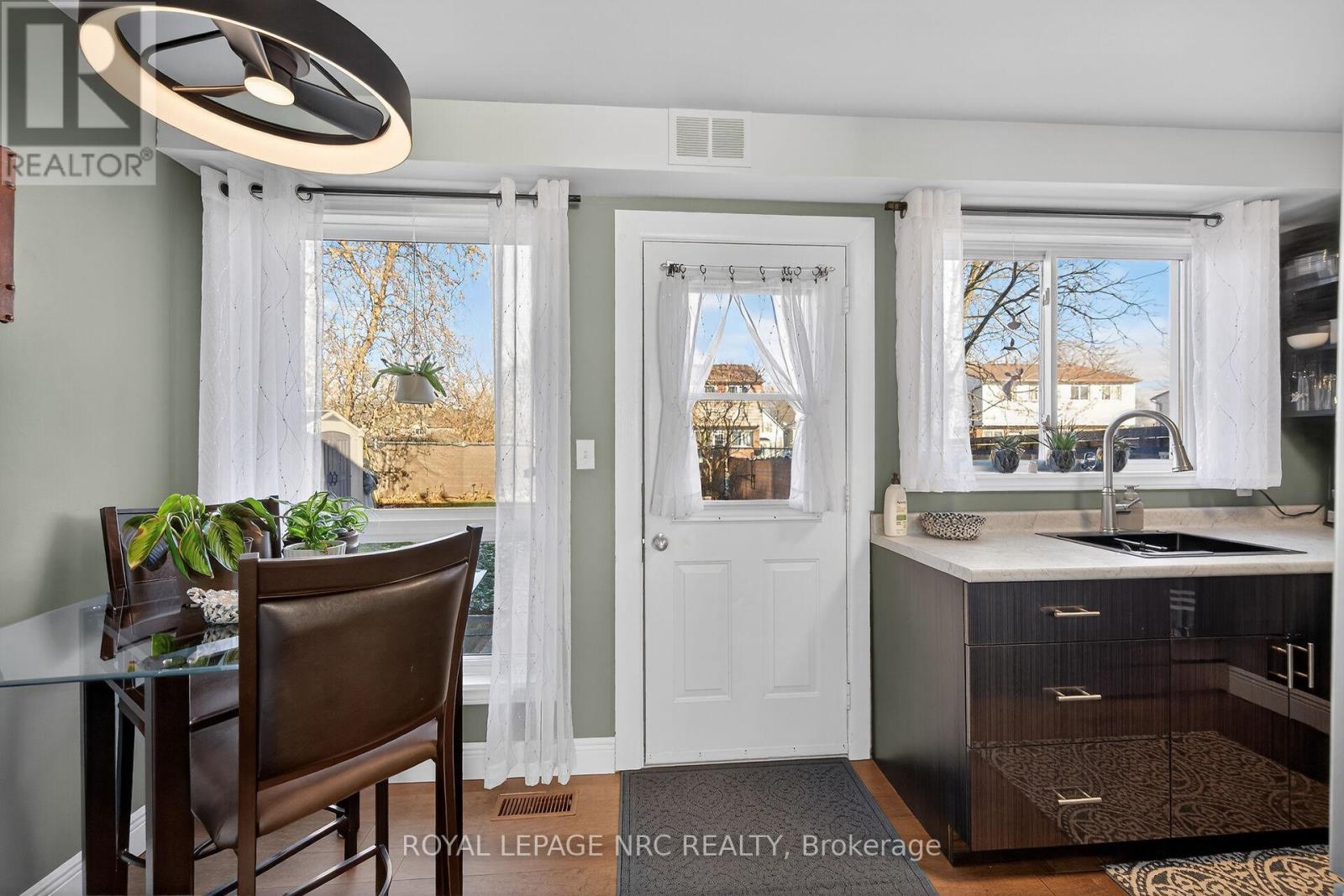 527 Main Street E, Haldimand, Ontario  N1A 2Y5 - Photo 12 - X12754674