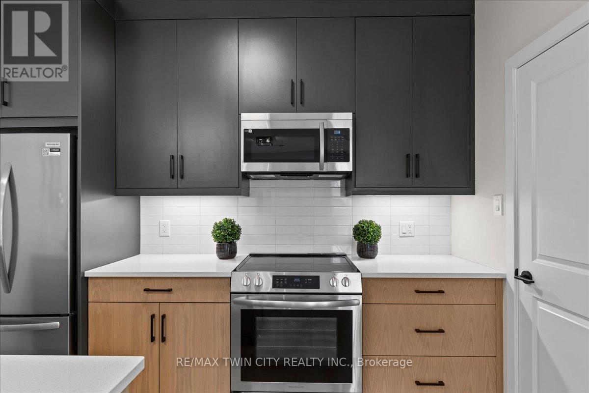 4 - 2 Pipers Green Court, Kitchener, Ontario  N2E 3C6 - Photo 12 - X12754764