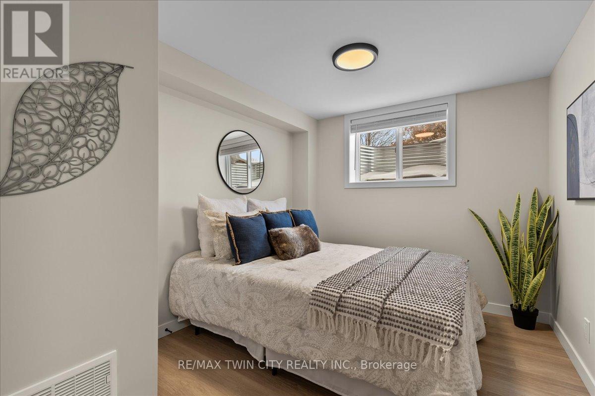 4 - 2 Pipers Green Court, Kitchener, Ontario  N2E 3C6 - Photo 23 - X12754764