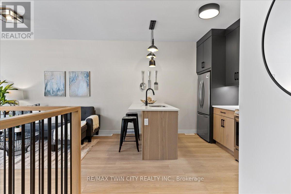 4 - 2 Pipers Green Court, Kitchener, Ontario  N2E 3C6 - Photo 5 - X12754764