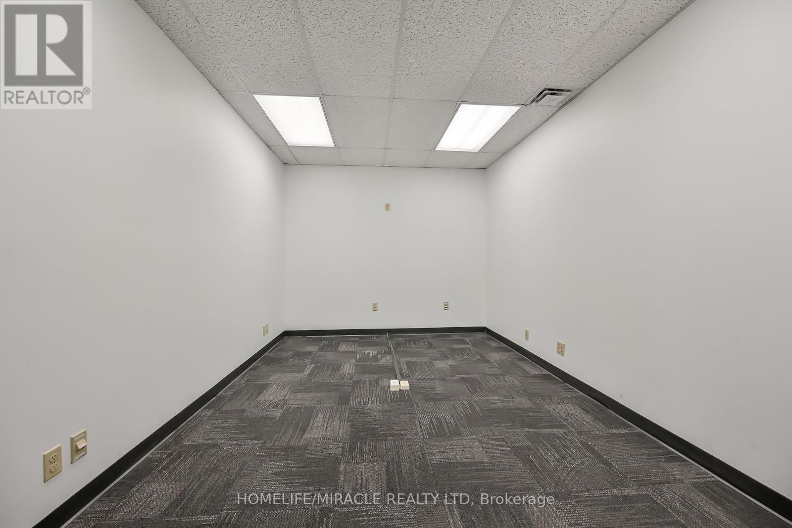 54 Centennial Parkway N, Hamilton, Ontario  L8E 1H6 - Photo 19 - X12754782