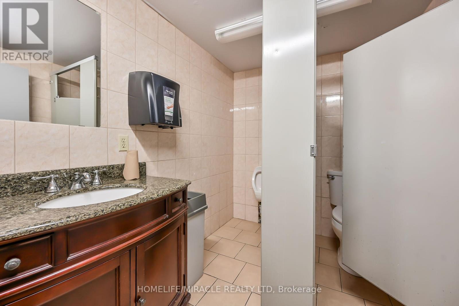 54 Centennial Parkway N, Hamilton, Ontario  L8E 1H6 - Photo 22 - X12754782