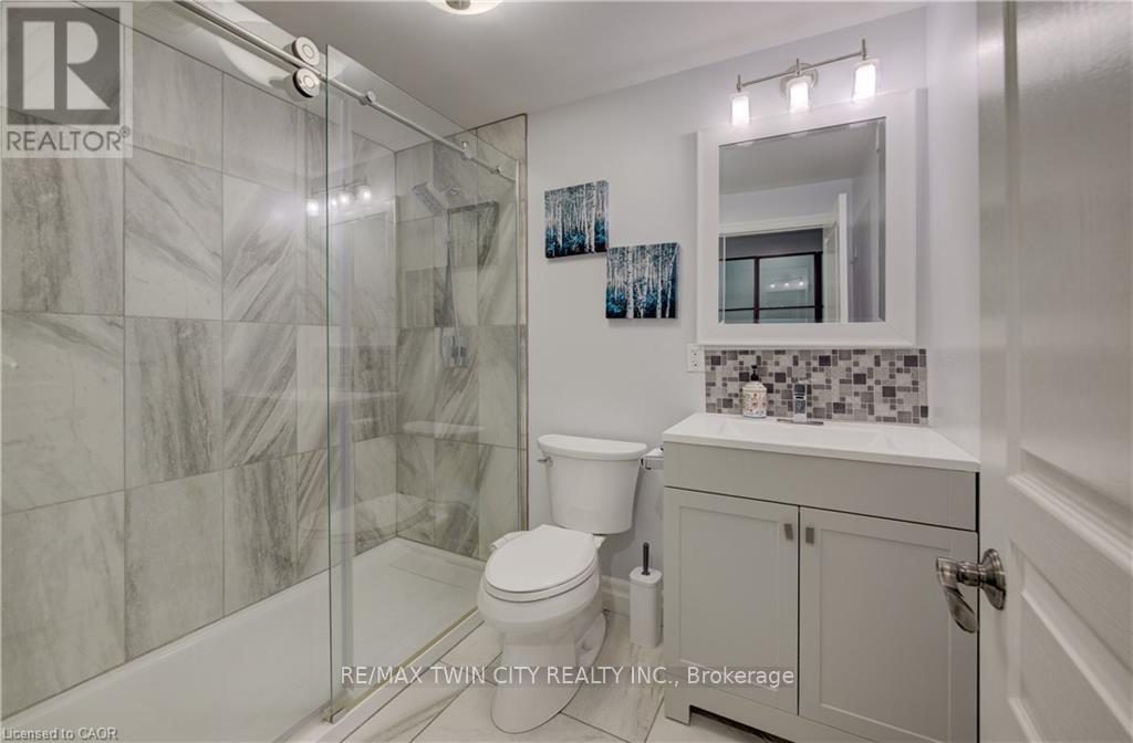 140 Oak Park Drive, Waterloo, Ontario  N2K 0B3 - Photo 24 - X12754844