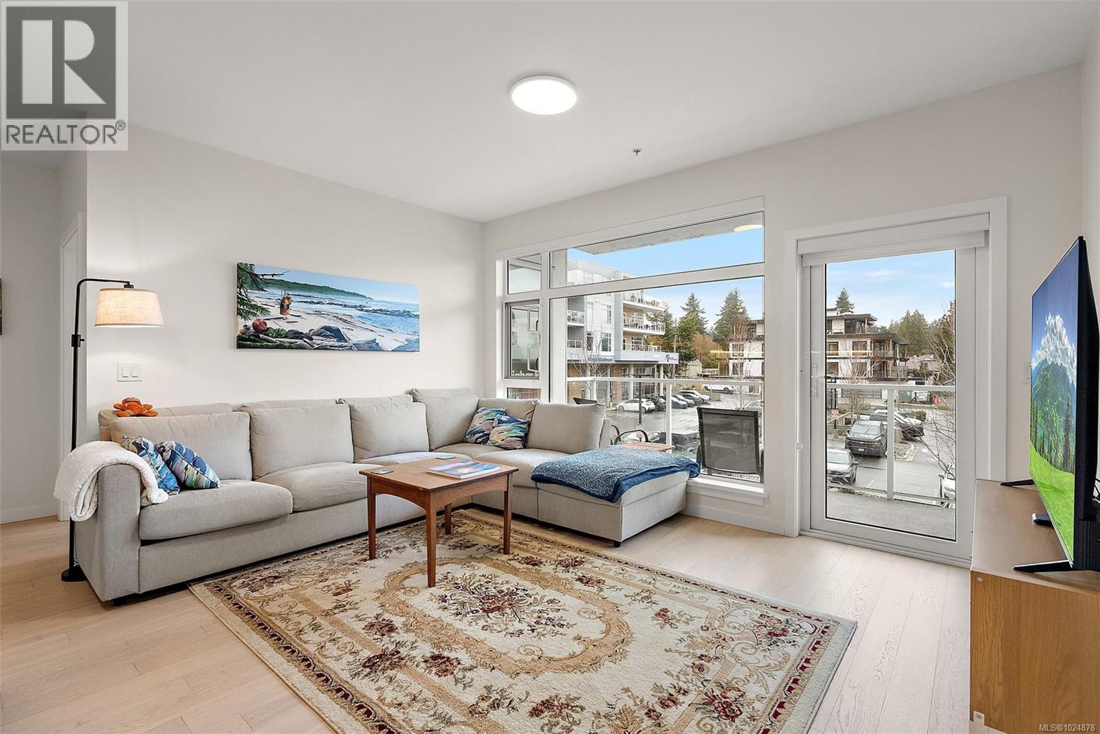 203 5118 Cordova Bay Rd, Saanich, British Columbia V8X 1R1 - Photo 10 - 1024878