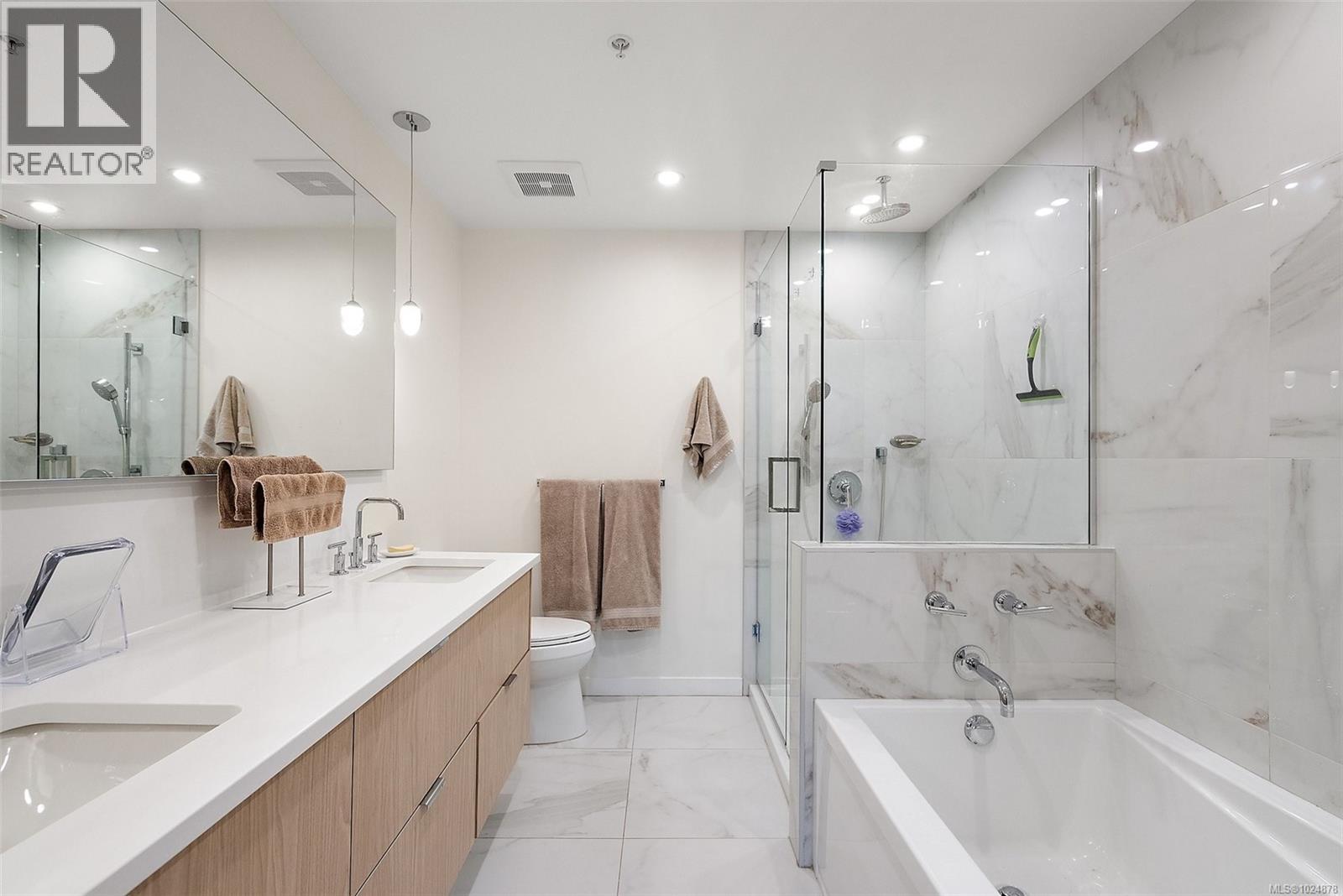 203 5118 Cordova Bay Rd, Saanich, British Columbia V8X 1R1 - Photo 14 - 1024878