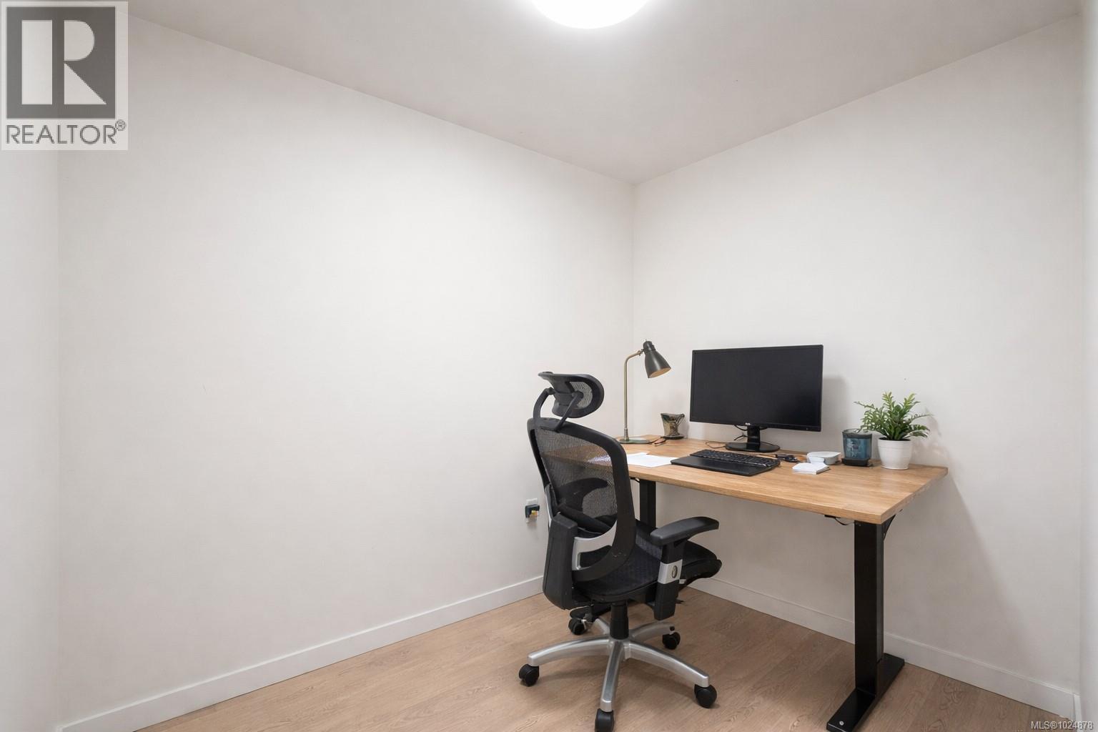 203 5118 Cordova Bay Rd, Saanich, British Columbia V8X 1R1 - Photo 19 - 1024878