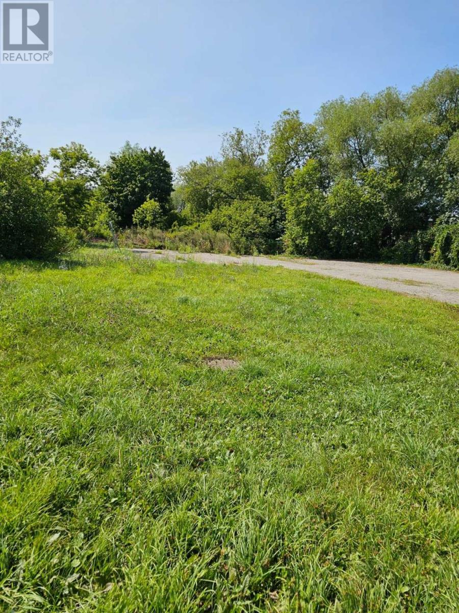 569 Queen St W, Sault Ste. Marie, Ontario  P6A 1A8 - Photo 7 - SM260223