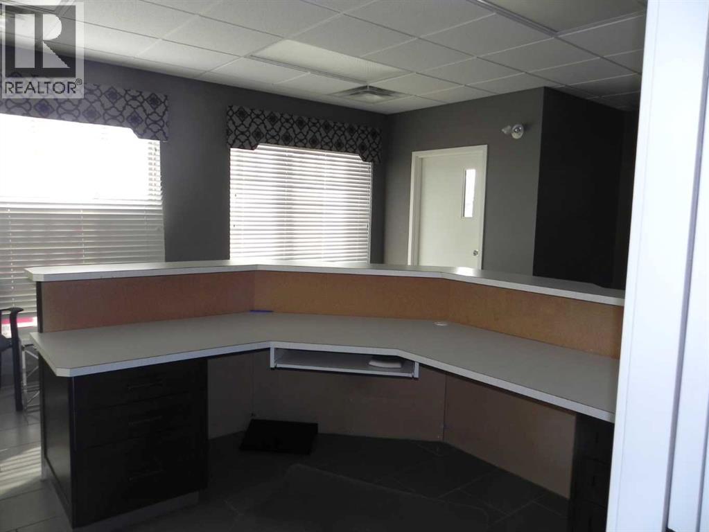 B, 5820 Highway 2a, Lacombe, Alberta  T4L 2G5 - Photo 5 - A2273432