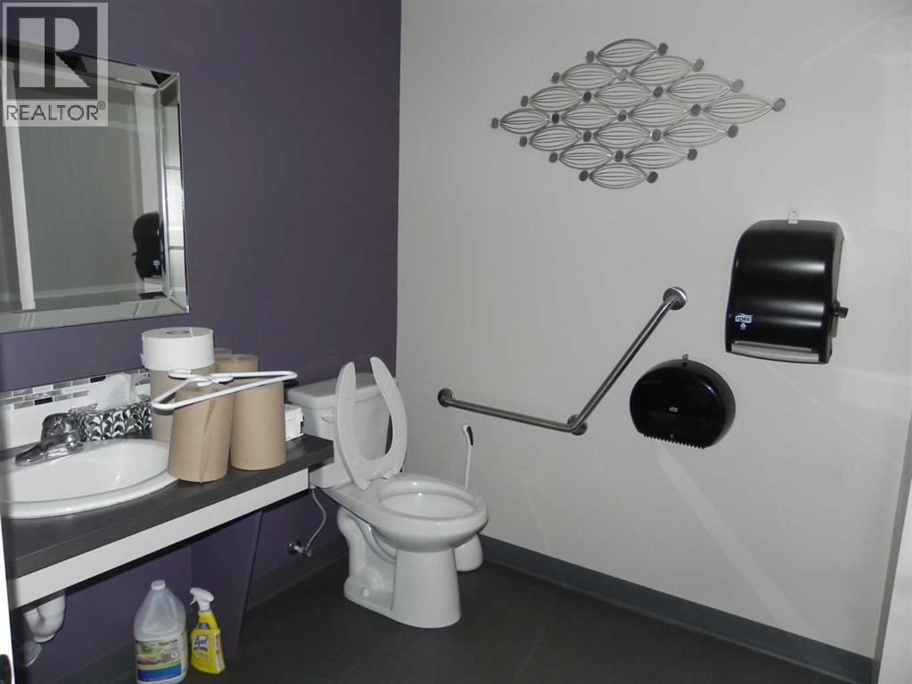 B, 5820 Highway 2a, Lacombe, Alberta  T4L 2G5 - Photo 14 - A2273432