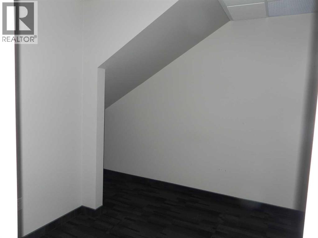 B, 5820 Highway 2a, Lacombe, Alberta  T4L 2G5 - Photo 11 - A2273432