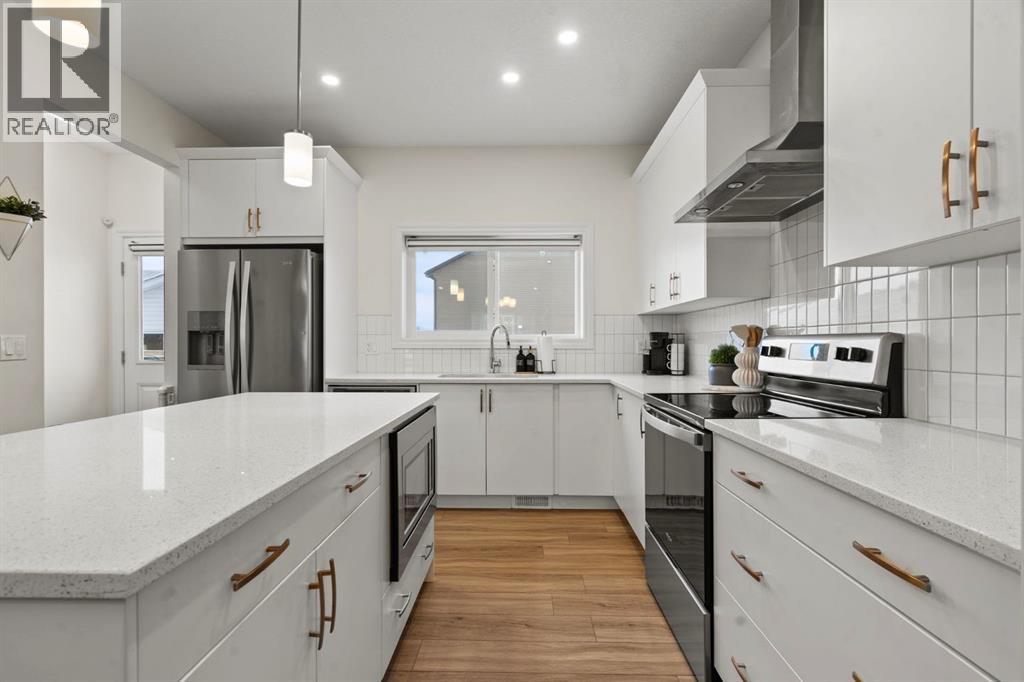 10 Emberside Link, Cochrane, Alberta  T4C 3A9 - Photo 10 - A2276985