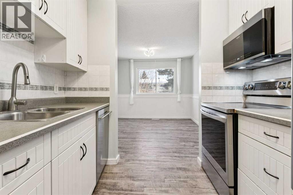 10618 Braeside Drive Sw, Calgary, Alberta  T2W 1B9 - Photo 5 - A2281567