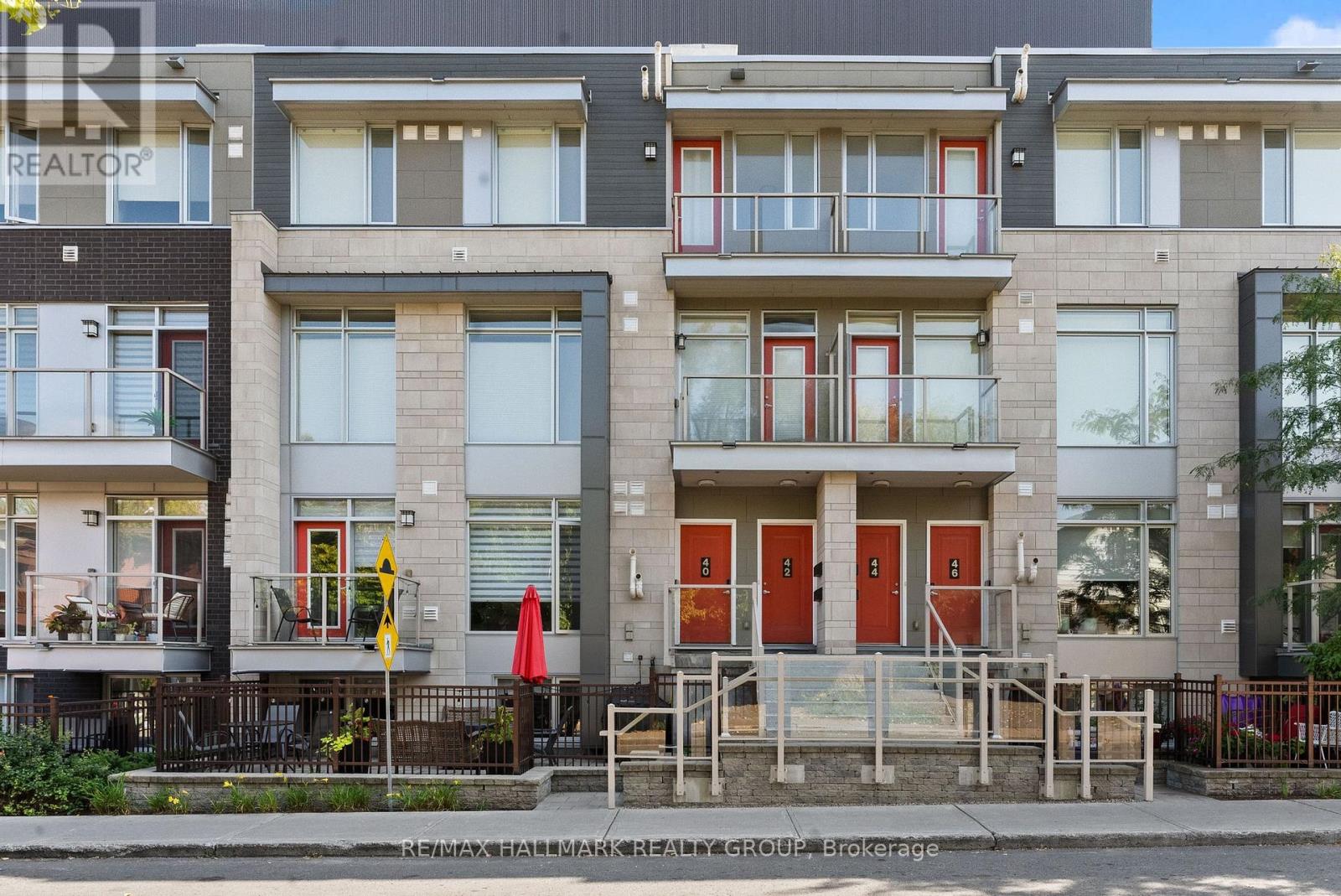 40 Holmwood Avenue, Ottawa, Ontario  K1S 5V1 - Photo 2 - X12754934