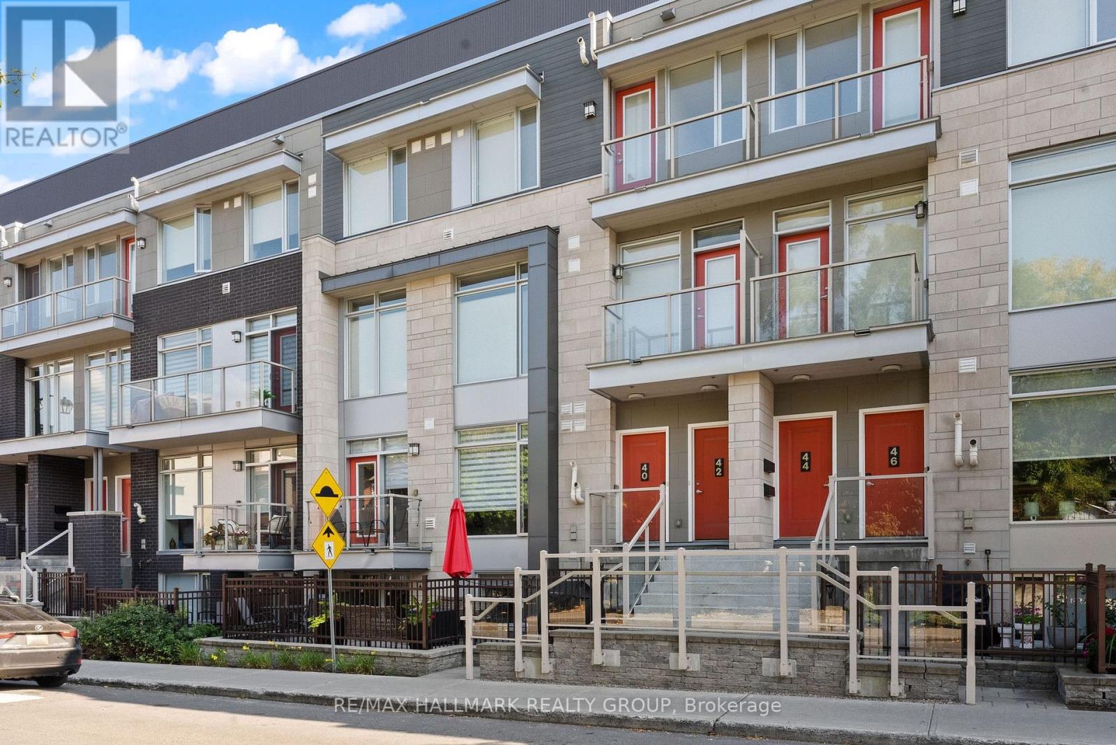 40 Holmwood Avenue, Ottawa, Ontario  K1S 5V1 - Photo 3 - X12754934